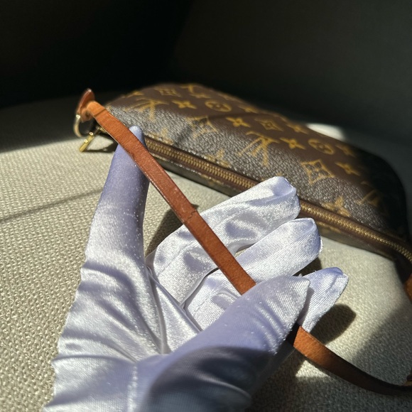 🌹Beautiful Louis Vuitton Pochette Accessories🌹 - Picture 9 of 17